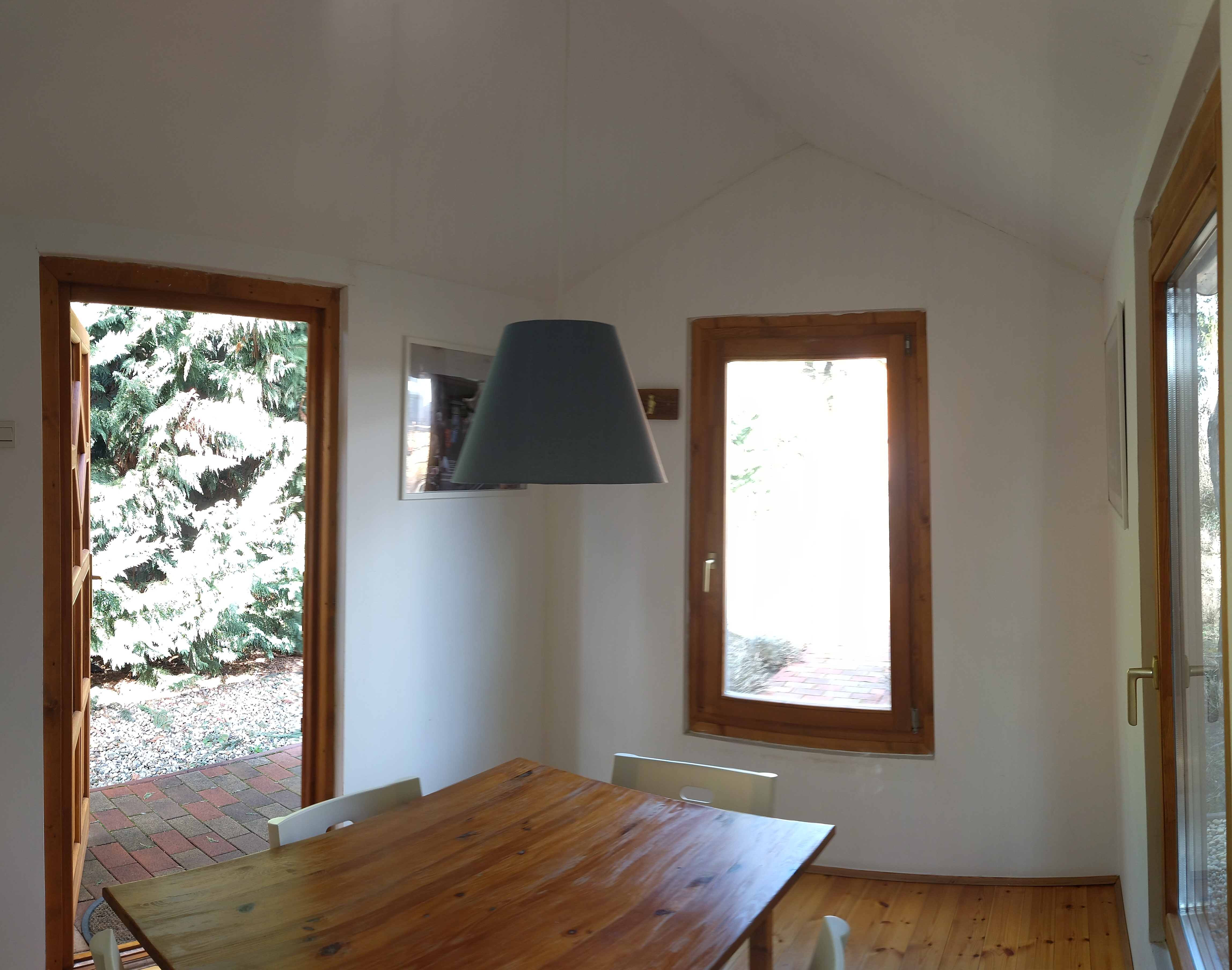 Nyelvoktató Ház kert